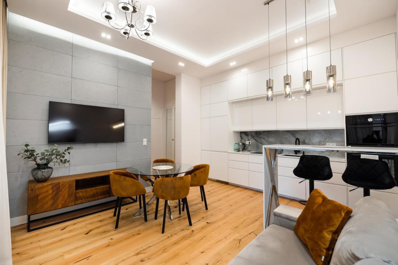Zlota Sophisticated Apartment وارسو المظهر الخارجي الصورة